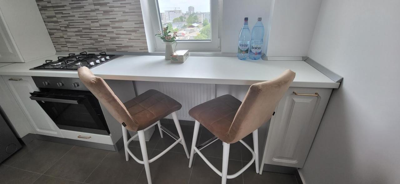 Lux & Confort - Apartament 3 Camere Boekarest Buitenkant foto